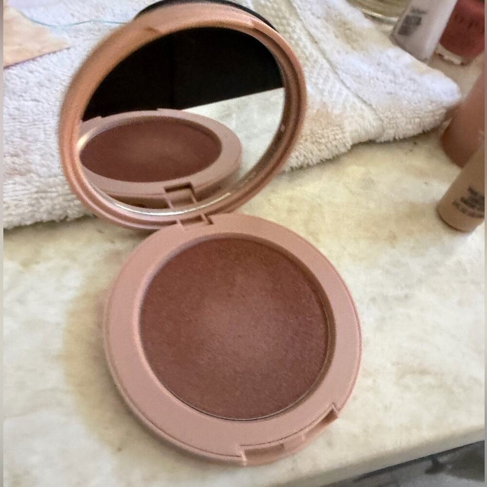 Ilia sunshine cream bronzer bask 99% full